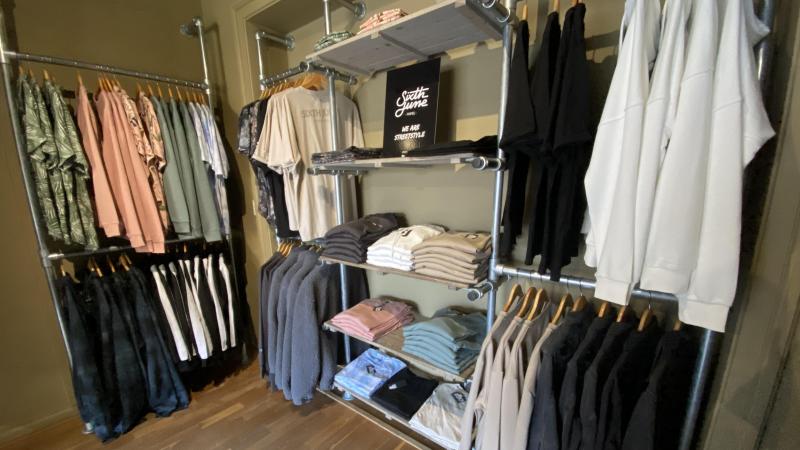 Boutique vetement streetwear on sale